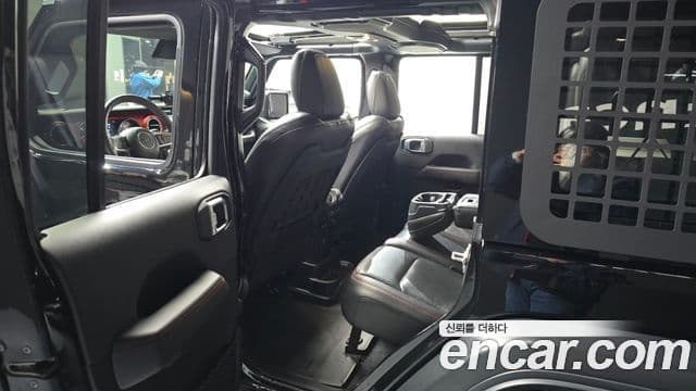 Jeep Wrangler 2021 — фото 11 из 20