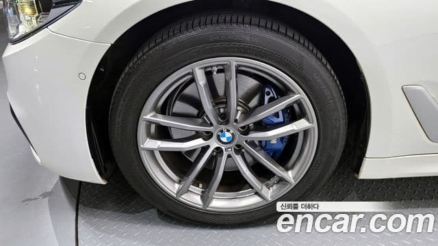 BMW 5 Series 2018 — фото 5 из 20