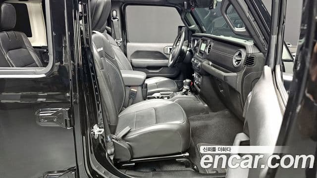 Jeep Wrangler 2022 — ფოტო 11/20
