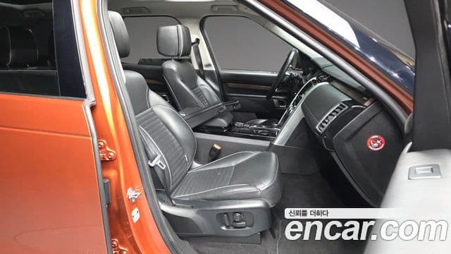 Land Rover Discovery 5 2018 — фото 11 из 20