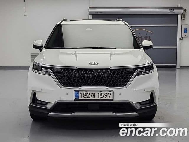 Kia Carnival 2021 — фото 2 из 20