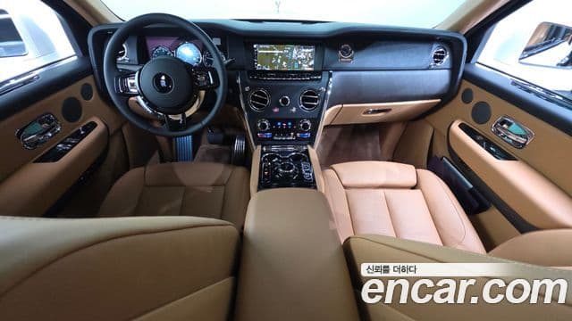 Rolls-Royce Cullinan 2023 — фото 7 из 20