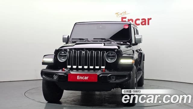 Jeep Wrangler 2021 — ფოტო 8/20