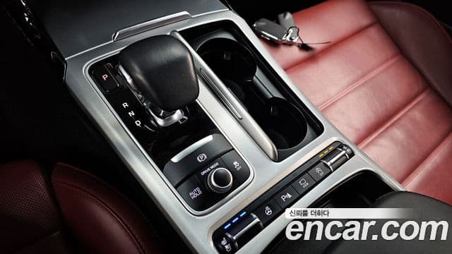 Kia Stinger 2019 — фото 8 из 20