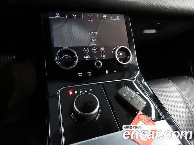 Land Rover Range Rover Velar 2019 — Photo 8/20