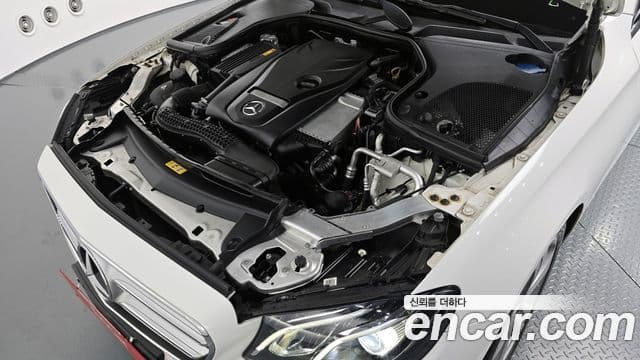 Mercedes-Benz E-Class 2018 — Фото 6/20