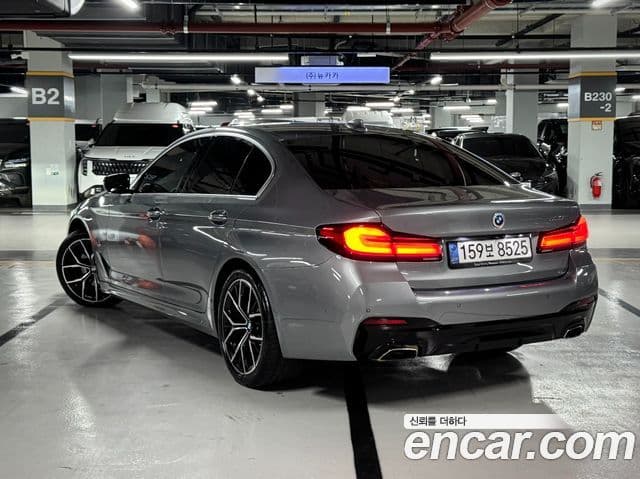 BMW 5 Series 2022 — ფოტო 1/20