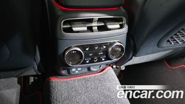 Genesis GV70 2021 — Şəkil 18/20