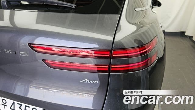 Genesis GV70 2021 — Photo 25/36
