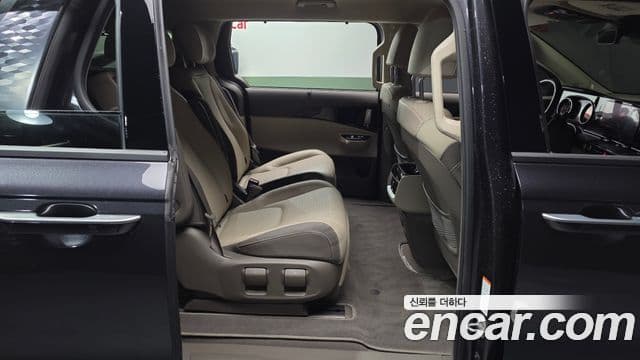 Kia Carnival 2021 — Фото 12/20