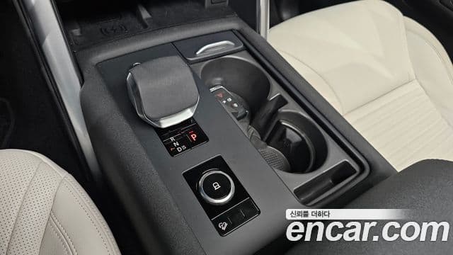 Land Rover Discovery 5 2025 — Şəkil 9/20