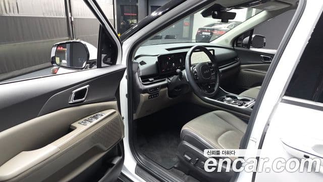 Kia Carnival 2023 — ფოტო 10/20
