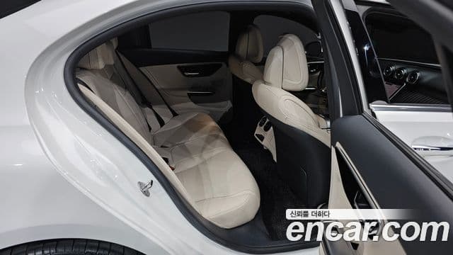 Mercedes-Benz C-Class 2023 — ფოტო 10/20
