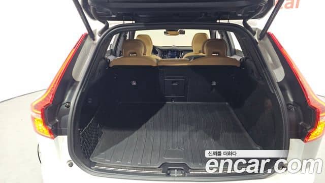 Volvo XC60, 2022