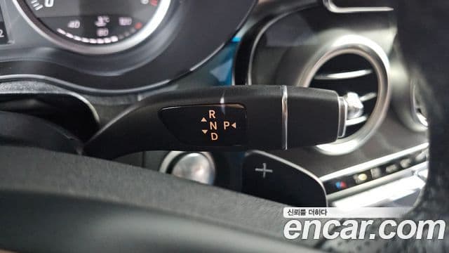 Mercedes-Benz GLC-Class 2019 — Şəkil 9/20