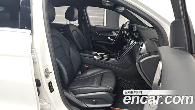 Mercedes-Benz GLC-Class 2019 — Şəkil 10/20