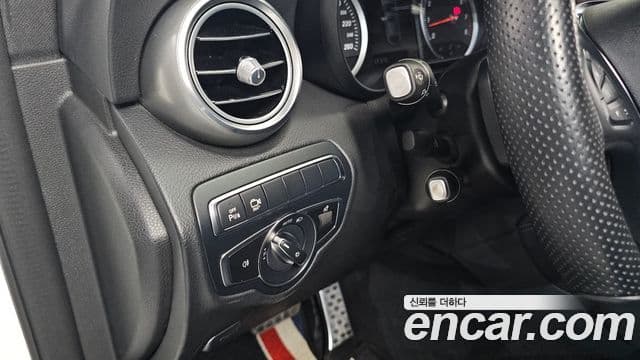 Mercedes-Benz GLC-Class 2019 — Şəkil 18/20