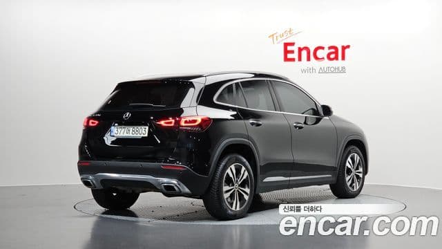 Mercedes-Benz GLA-Class 2021 — ფოტო 2/20