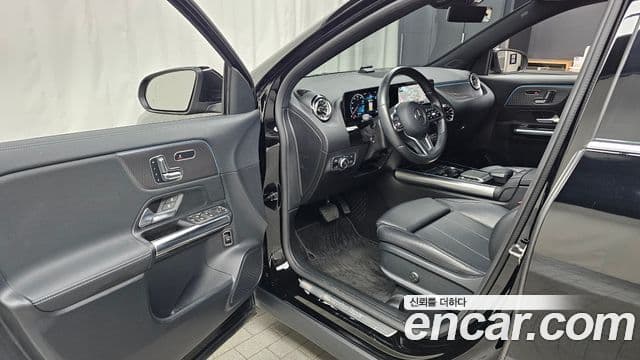 Mercedes-Benz GLA-Class 2021 — ფოტო 10/20