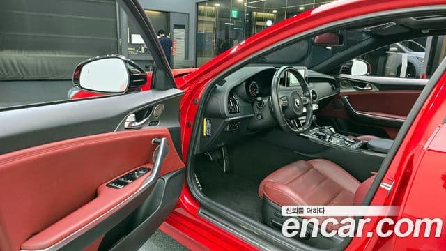 Kia Stinger 2018 — Фото 10/20