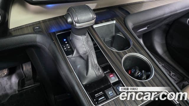 Toyota Sienna 2021 — Şəkil 9/20