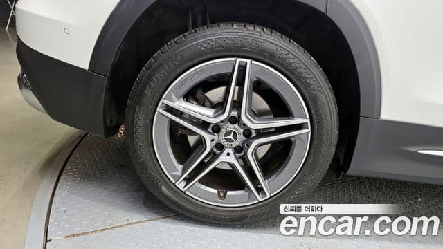Mercedes-Benz GLB-Class 2021 — Şəkil 4/20