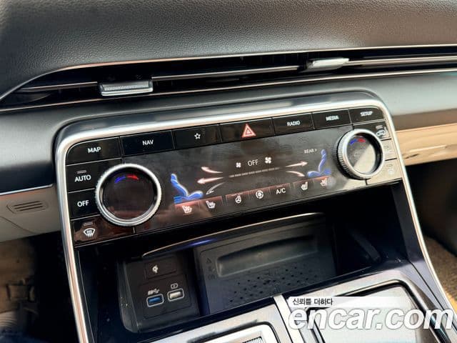 Genesis GV80 2021 — ფოტო 18/20