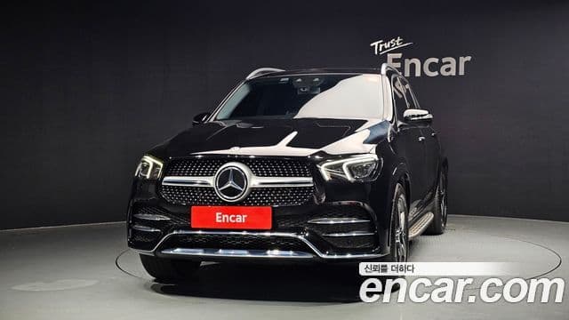 Mercedes-Benz GLE-Class 2019 — ფოტო 3/20