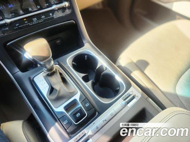 Kia Carnival 2022 — Şəkil 14/20