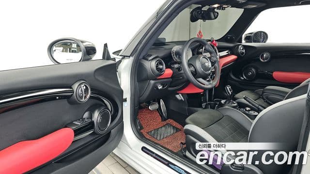 Mini Cooper S 2021 — ფოტო 9/20