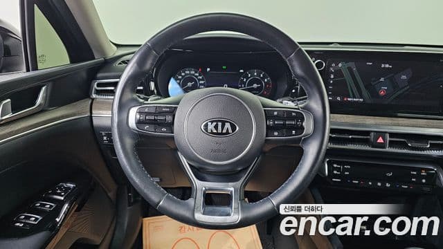 Kia K5 2021 — ფოტო 14/20