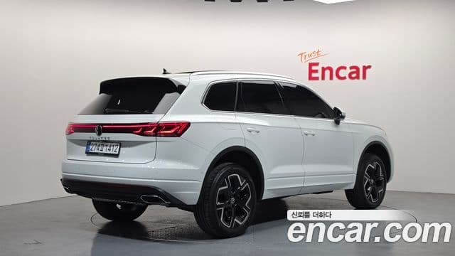 Volkswagen Touareg 2024 — ფოტო 2/20