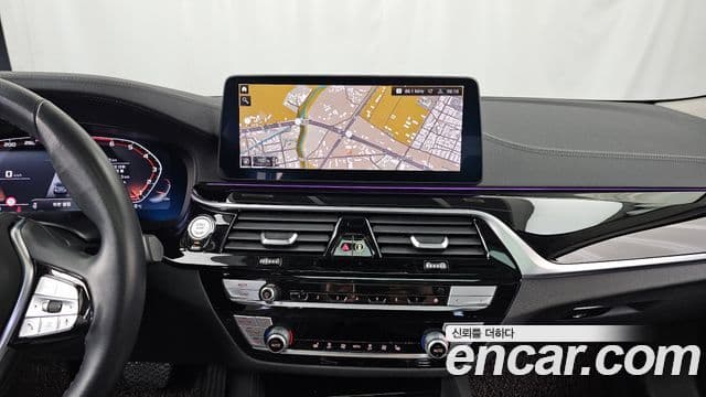 BMW 5 Series 2022 — Şəkil 14/20