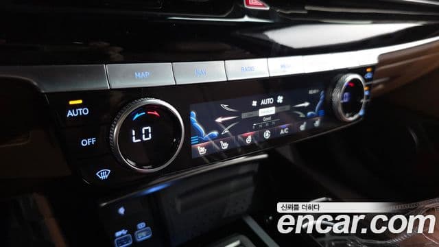 Genesis Electrified G80 2023 — ფოტო 16/20