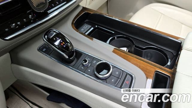 Cadillac Escalade 2024 — ფოტო 8/20