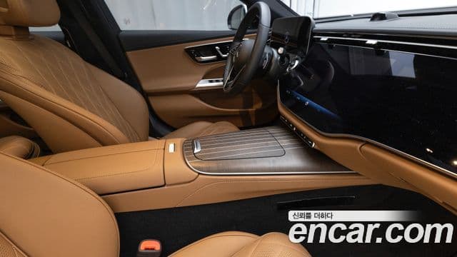 Mercedes-Benz E-Class 2024 — ფოტო 7/20