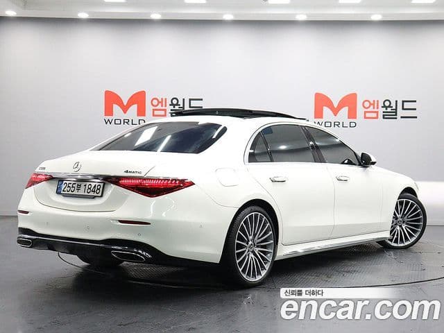 Mercedes-Benz S-Class 2023 — Photo 17/20
