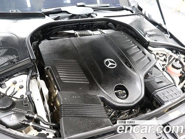 Mercedes-Benz S-Class 2023 — Photo 9/20