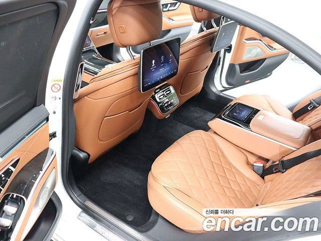 Mercedes-Benz S-Class 2023 — Photo 3/20