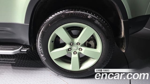 Land Rover Defender 2023 — Photo 15/33
