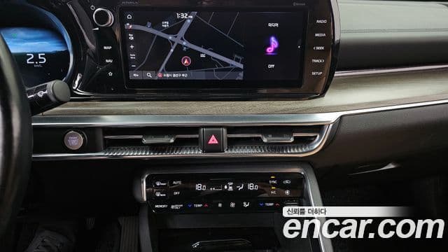 Kia K5 2020 — ფოტო 14/20