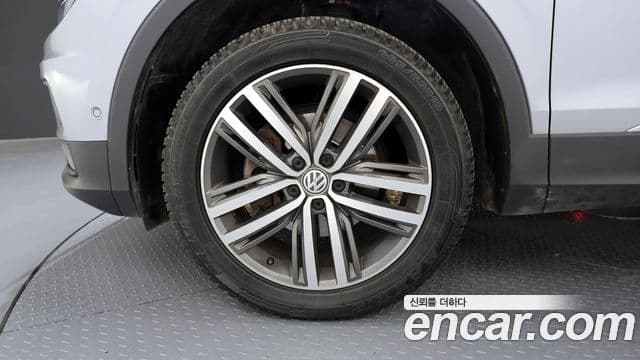 Volkswagen Tiguan Allspace 2020 — ფოტო 5/20
