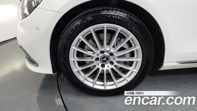 Mercedes-Benz E-Class 2023 — ფოტო 5/20