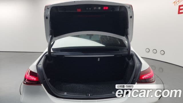 Mercedes-Benz E-Class 2023 — ფოტო 20/20