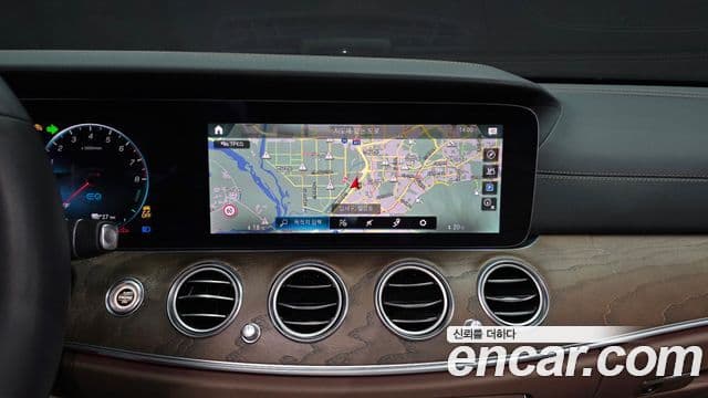 Mercedes-Benz E-Class 2021 — Şəkil 14/20