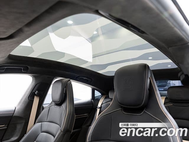 Porsche Taycan 2025 — ფოტო 4/20