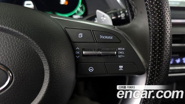 Hyundai Sonata Hybrid 2022 — Photo 32/33
