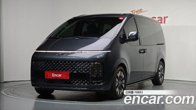 Hyundai Staria 2022 — Фото 1/20