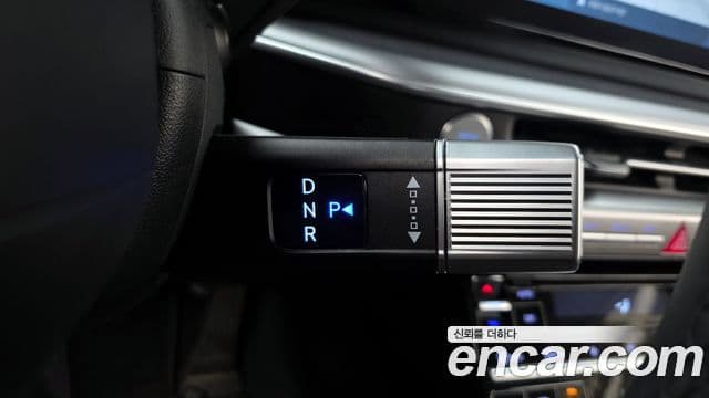 Hyundai Grandeur 2023 — ფოტო 9/20