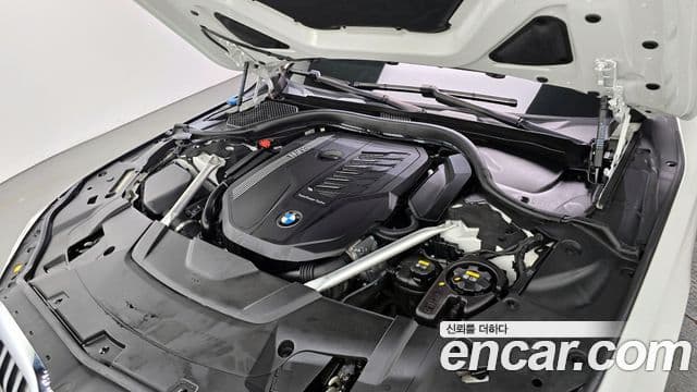 BMW 7 Series 2021 — ფოტო 6/20